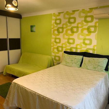Apartment On Shamo 1 Boulevard Kiev Bagian luar foto